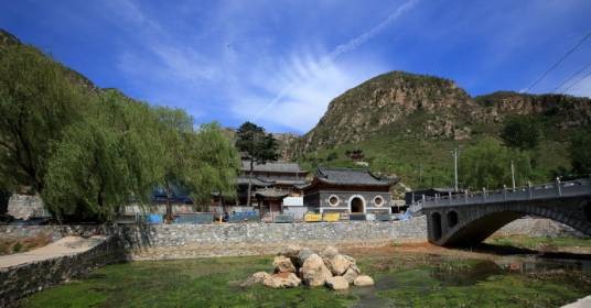 双塔寺(辽宁省朝阳县木头城子镇双塔寺)