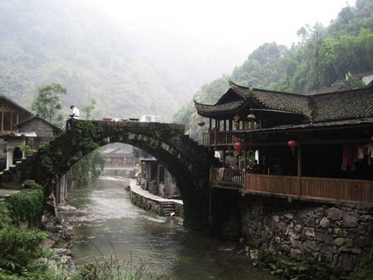 德夯苗族村
