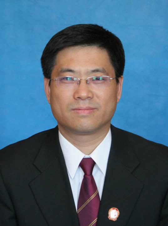 李大伟（原黑龙江省高级人民法院审判委员会专职委员）