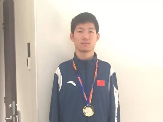 王李超(中国残疾人游泳运动员)