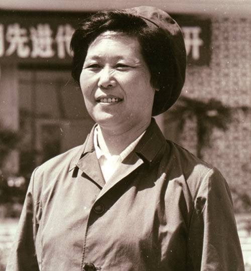 汪云(新中国第一位女专机机长)
