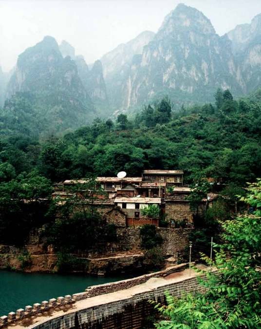 回龙湾村(河南省洛阳市偃师市顾县镇回龙湾村)