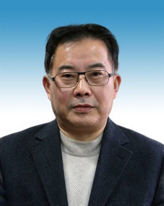 熊伟(江西省庐山风景名胜区管理局二级巡视员)