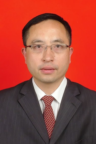 王凌(四川省遂宁中学副校长、介福路校区负责人)