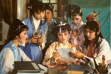 《红楼梦》情节概括每回是什么？