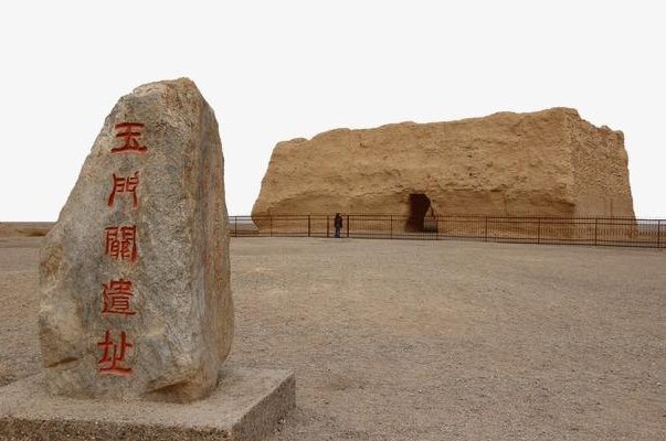 对于玉门关景区墙面贴千首边塞诗一事,你怎么看?