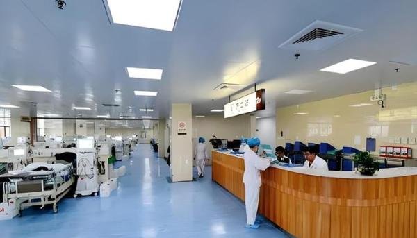 一个医生吸毒，另一个医生为其开具杜冷丁，一起被抓