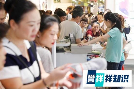 茅台抢光了!爆火后的上海Costco:排队退会员卡