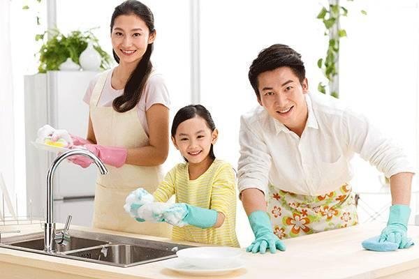 女子做洗碗工月薪1600，引宝妈共鸣！全职妈妈有多不容易？