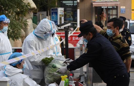 明令下上海仍有企业拒绝阳性康复者!企业的这种行为违反了哪些法律?