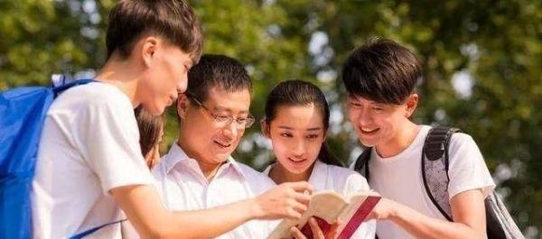 江苏一中学起薪40万招聘教师,看完要求,网友:抱歉!打扰了