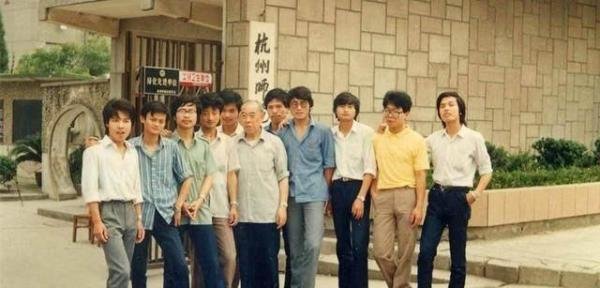 马云退休当老师，而不选择别的领域是有原因的