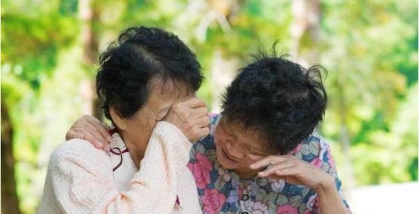 家有独生女，惨遭有心人“吃绝户”。67岁大妈痛哭：女婿等我走呢