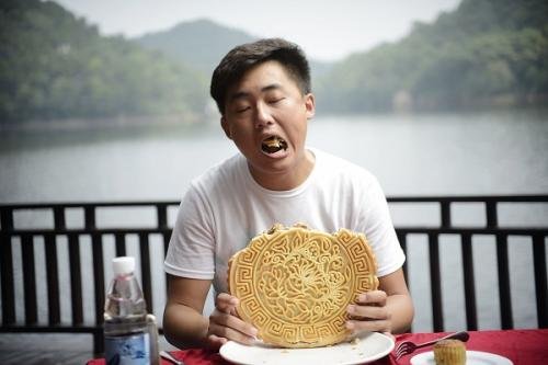 大胃王自曝为吃播负债数十万,负债还在坚持的原因是什么?