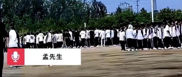 又是青岛,青岛技师学院一新生疑因高温去世,“孩子说宿舍太热了,不让开空调。”