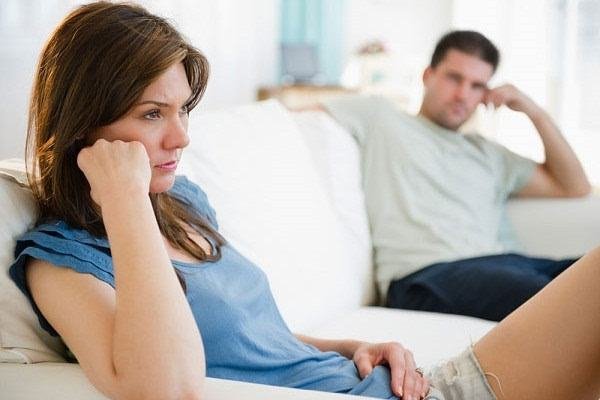 查男友手机被拒从40楼扔菜刀，女生真的没办法从男友手机中活着走出来吗？