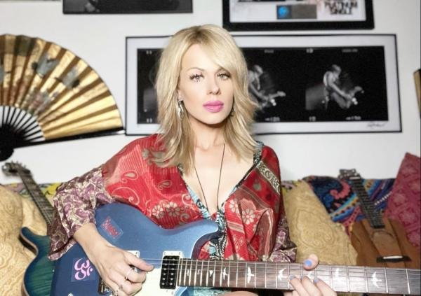 迈克尔杰克逊this is it吉他手orianthi