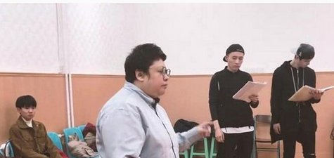王源向韩红取什么经？