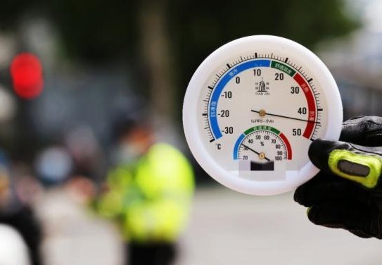 简阳一天内13人因热射病入院!在高温天气下,该如何防止热射病呢?