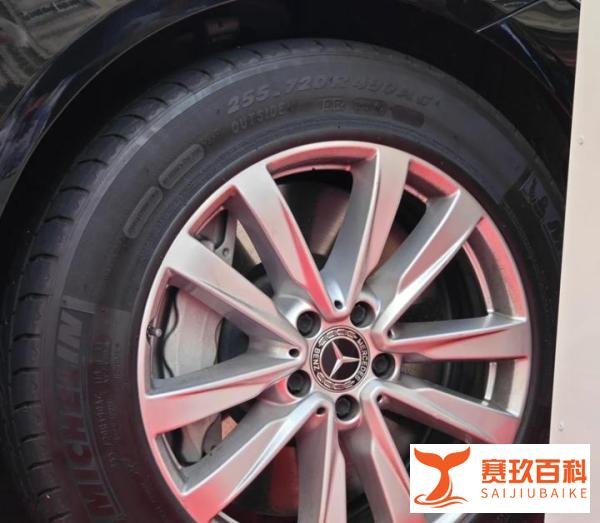 韩总统尹锡悦坐S680防弹车,1000万,车门重400斤,玻璃10厘米厚