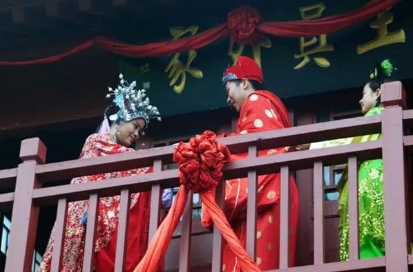 招亲是什么意思