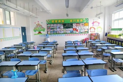 安徽宿州一男孩为让舅舅脱单欲把老师变舅妈，你如何看待男孩的这一行为？
