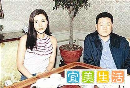 “最美港姐”李嘉欣的感情史，和她背后的4个男人