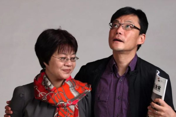 李国庆卖网课收费9990元/人,你如何评价他卖的网课?
