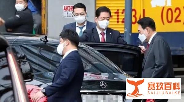 韩总统尹锡悦坐S680防弹车,1000万,车门重400斤,玻璃10厘米厚