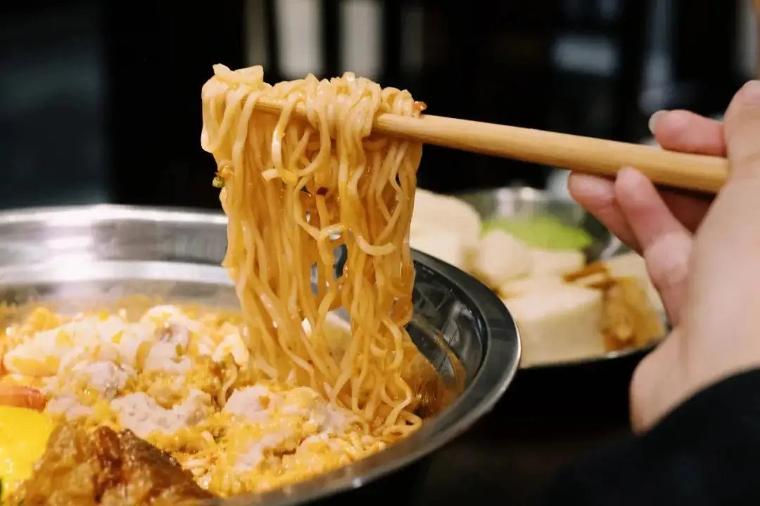 统一邀请1000人到酸菜加工厂参观，统一这么做能挽回声誉吗？