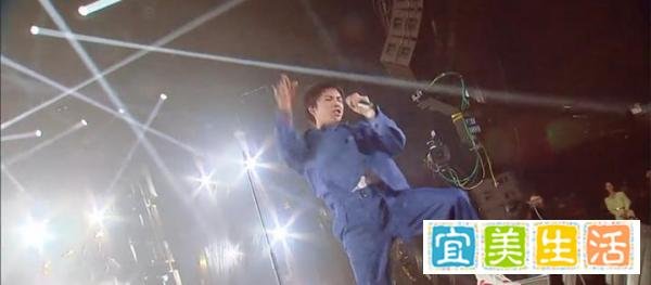 李佳琦直播疯狂示爱华晨宇,导火索其实是这个女人!
