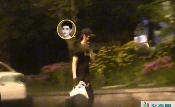 吴亦凡送暖疑摆拍 网友质疑营销手段实在低级