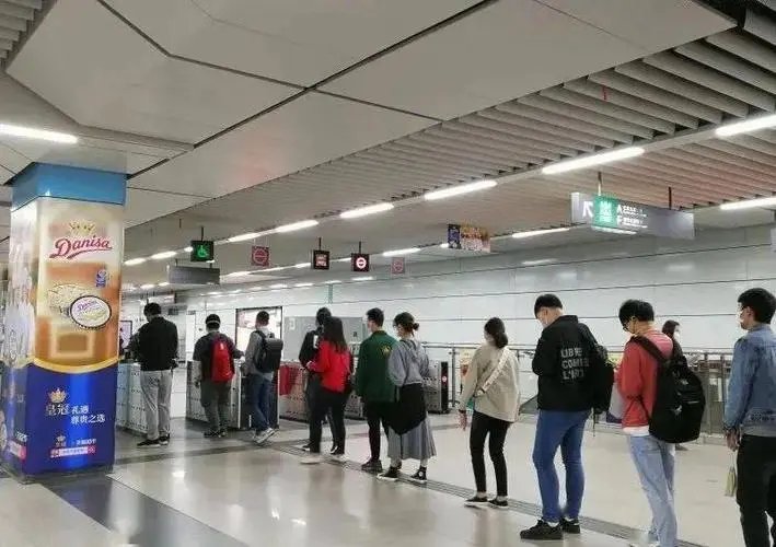 深圳地铁多站暂停服务,这是受哪些因素所影响?