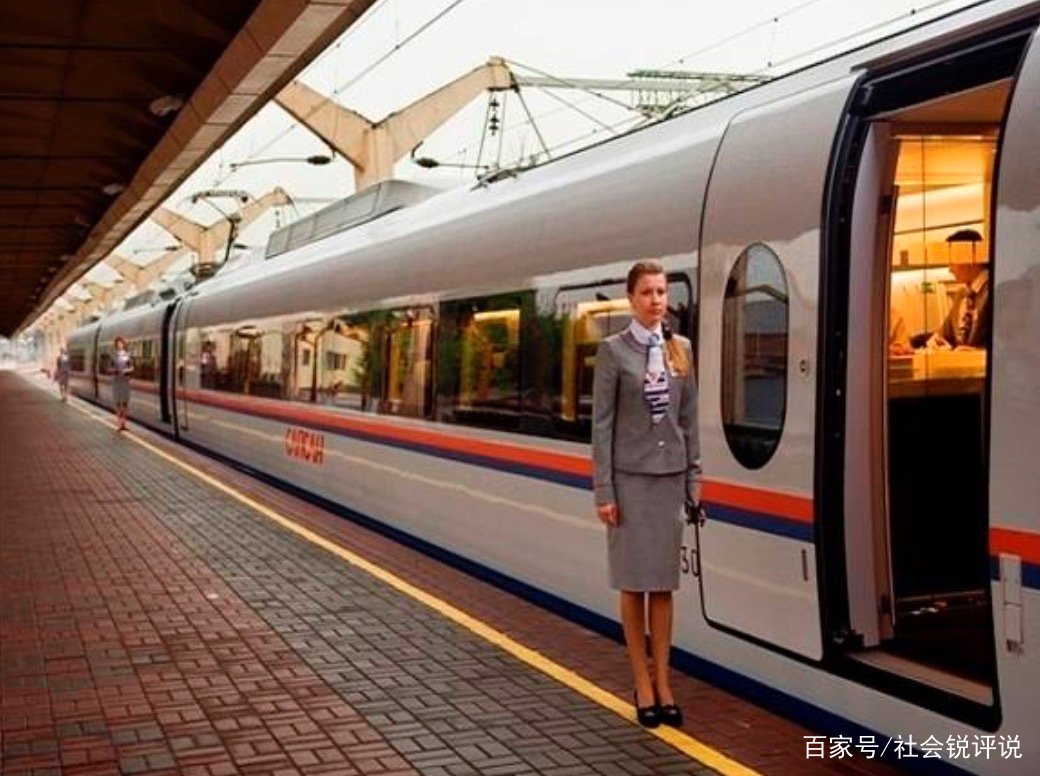 男子不仅在高铁上霸座,还播放哀乐,他最终受到了什么惩罚?