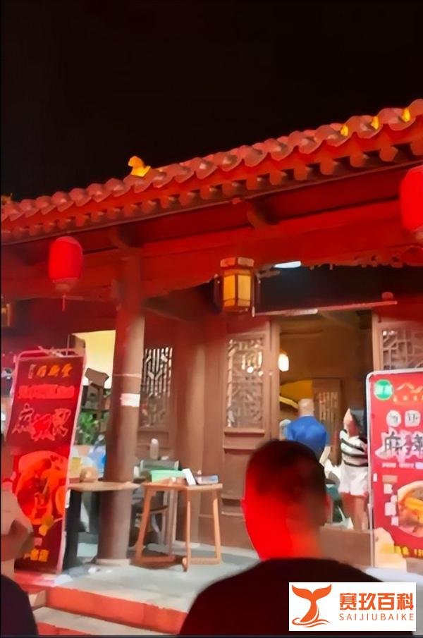 闹大了！游客称天水吃麻辣烫2份260元，市监局已介入，评论区炸锅