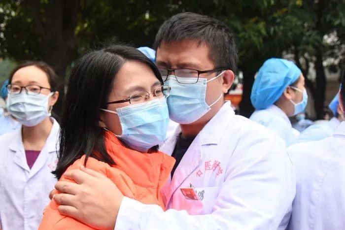 妻子经过家门口，丈夫却没有认出来，究竟是怎么回事？
