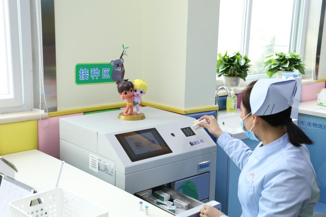 广州一护士1小时接种60人致手磨出血，她身上有哪些值得我们学习的精神？