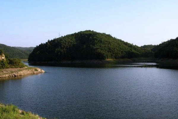青龙曲曲弯弯能把水库喝干打一物品