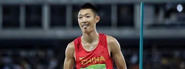 2022第200天,掌声送给为梦想努力奔跑的人,滕王阁无人机表演致敬