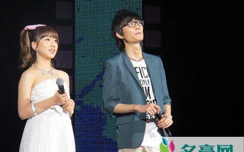 许嵩何曼婷什么关系 许嵩和何曼婷接吻