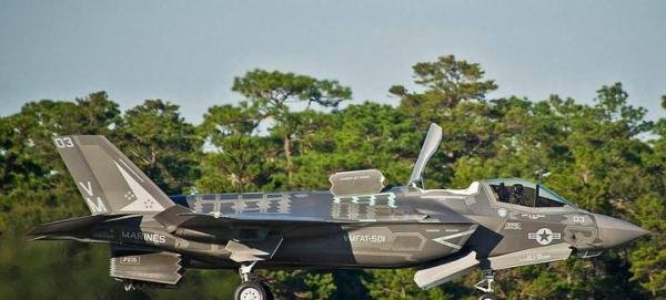 美国海军陆战队发现失踪F-35B残骸,并将所有机队飞机停飞2天