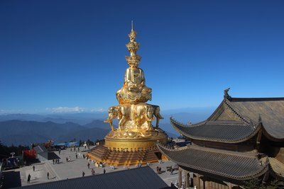 四川峨眉山山林间发现两具尸体，警方调查结果如何？
