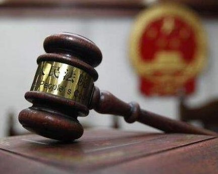 上海警方通报男子持刀划伤居委干部，此男子有抑郁症，需要承担法律责任吗？