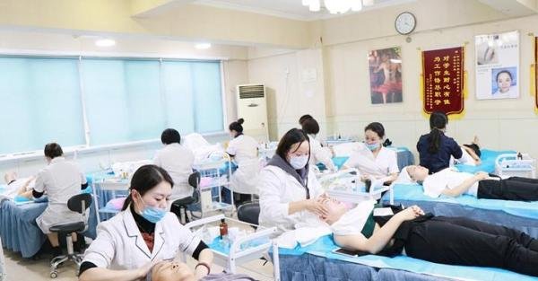 美容师需要学多久才能上手