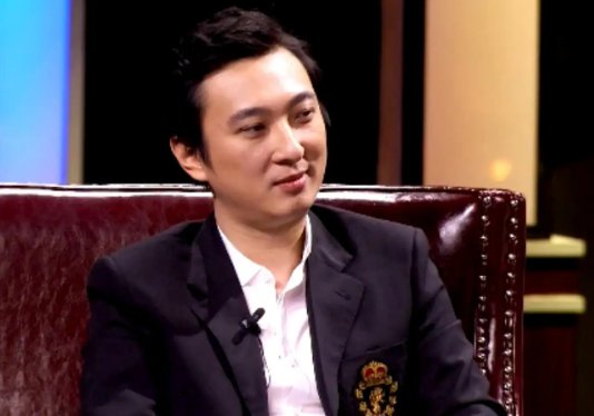 王思聪在方舱医院隔离，带着保镖同行，他的伙食怎么样？