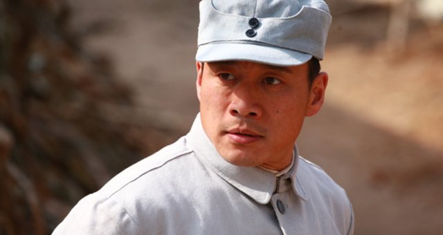 “武松”丁海峰，与大2岁幼师妻子恩爱30年，如今他怎样了？