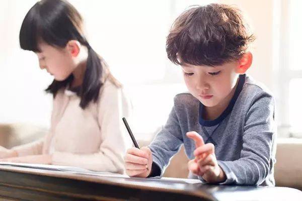 萌娃给老师发语音：不想上学想捡垃圾！如何让孩子爱上学校？