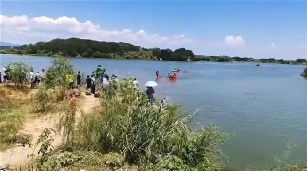 令人唏嘘!浙江一沙滩6人落水,均不幸遇难,溺水时如何自救与救人?