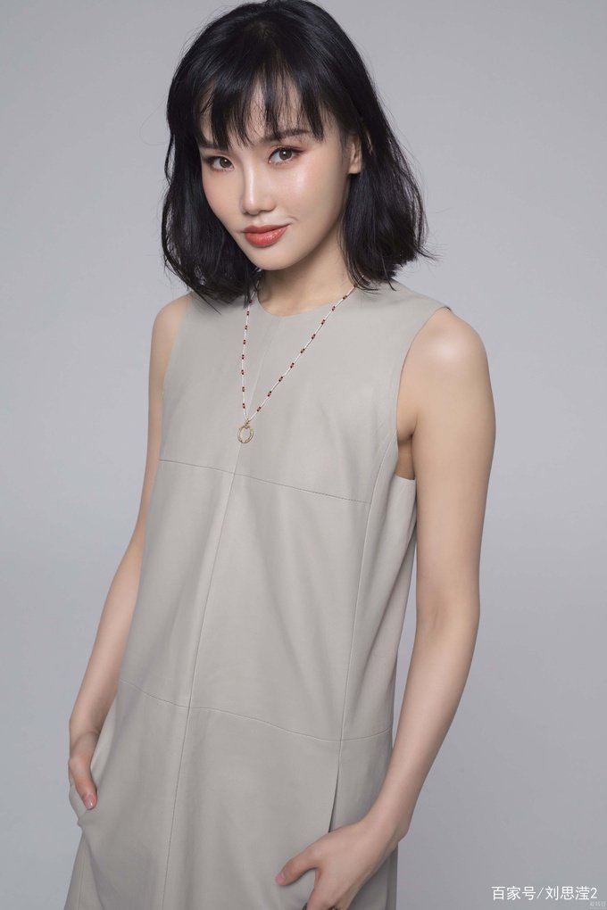 黄龄在节目中大方承认有男友，她男朋友是圈内人吗？