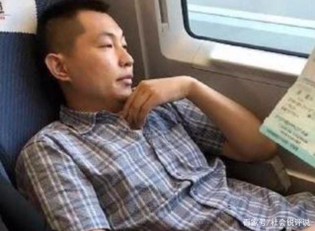 男子不仅在高铁上霸座，还播放哀乐，他最终受到了什么惩罚？